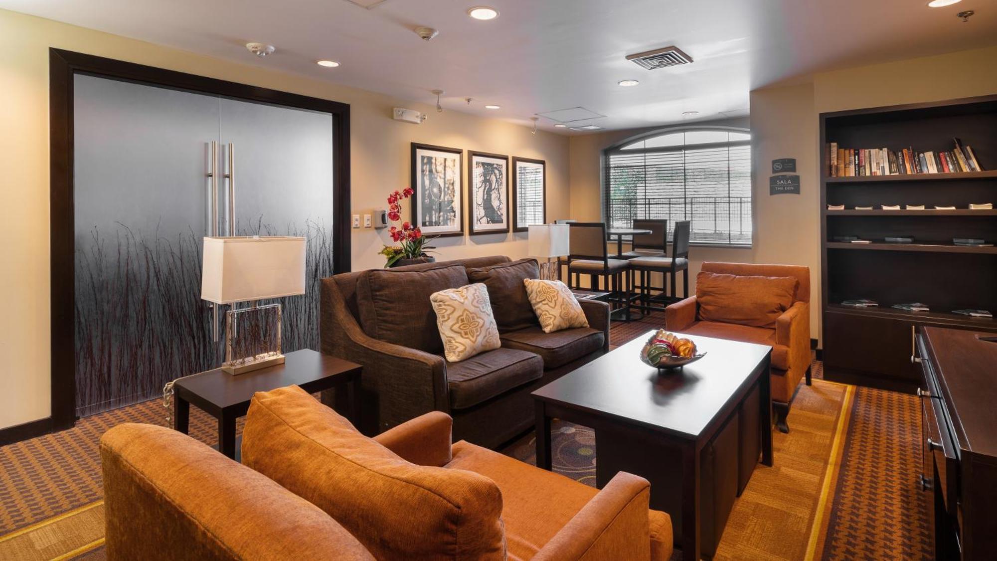 Staybridge Suites Chihuahua By Ihg Exterior photo