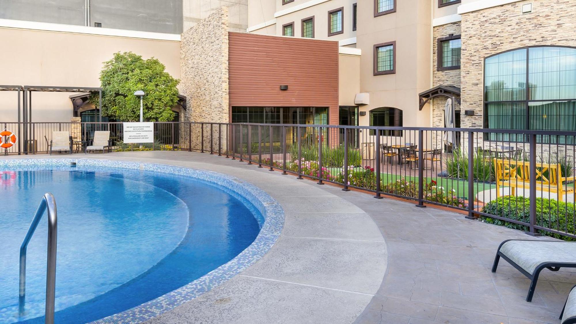 Staybridge Suites Chihuahua By Ihg Exterior photo