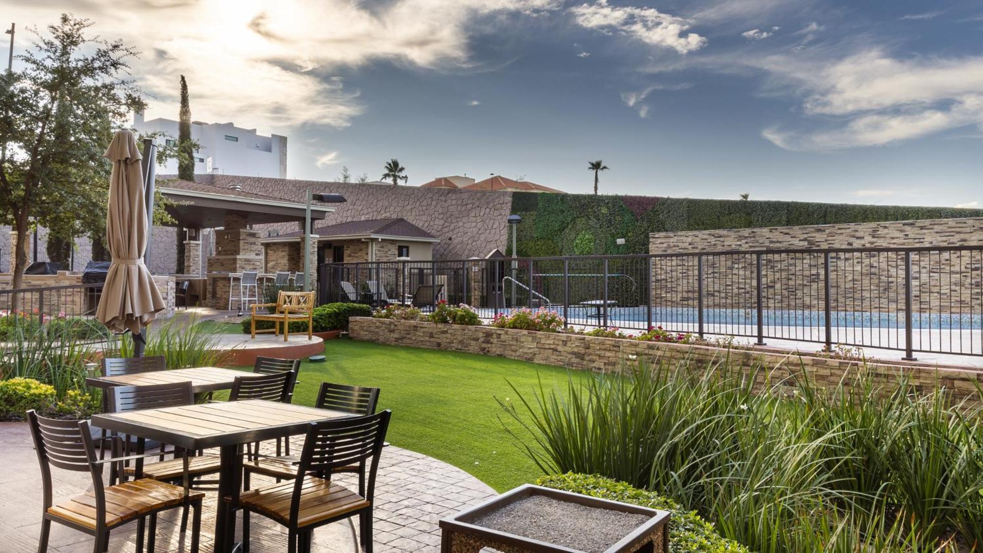 Staybridge Suites Chihuahua By Ihg Exterior photo